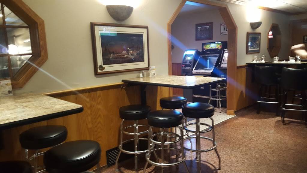 Woldts Corner Pub | restaurant | 3814, 911 Green Bay Rd, Sturgeon Bay, WI 54235, USA | 9207439115 OR +1 920-743-9115