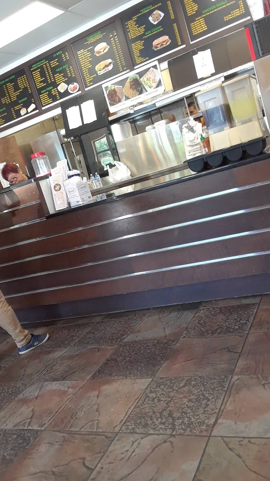 Tonys Pizza & Chicken | restaurant | 34 Smallwood Village Center, Waldorf, MD 20602, USA | 2402223328 OR +1 240-222-3328