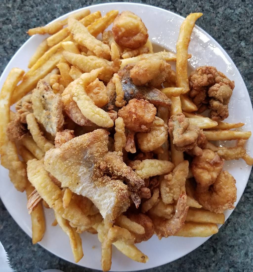 Ronnies Wings, Oysters and More | restaurant | 232 Walnut St, Green Cove Springs, FL 32043, USA | 9042844728 OR +1 904-284-4728