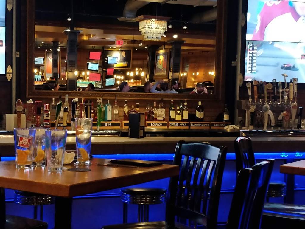 Jack Astors Bar & Grill | restaurant | 2967 Argentia Rd, Mississauga, ON L5N 0A2, Canada | 9058171670 OR +1 905-817-1670