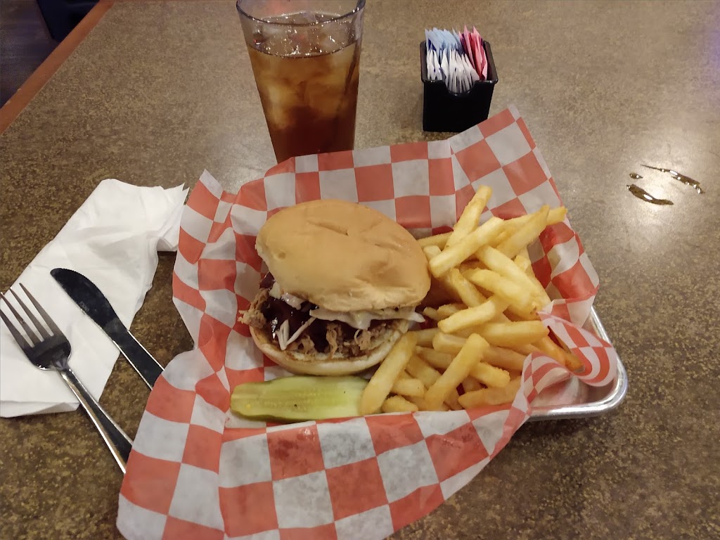 Wildcatters Bowling and Entertainment | restaurant | 1501 S N Main St, Borger, TX 79007, USA | 8064646080 OR +1 806-464-6080