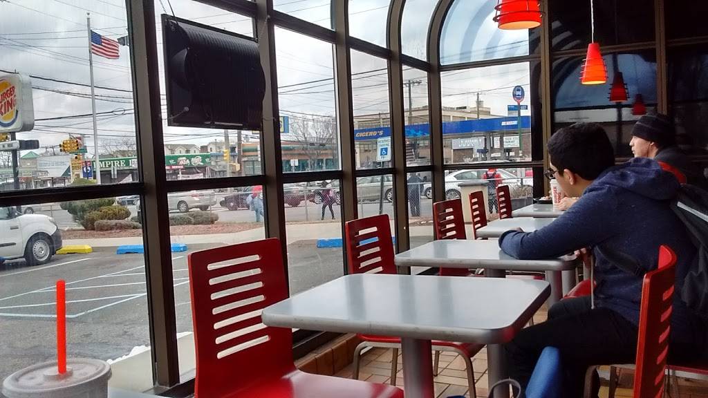 Burger King | restaurant | 20 Willowbrook Rd, Staten Island, NY 10302, USA | 7188159700 OR +1 718-815-9700