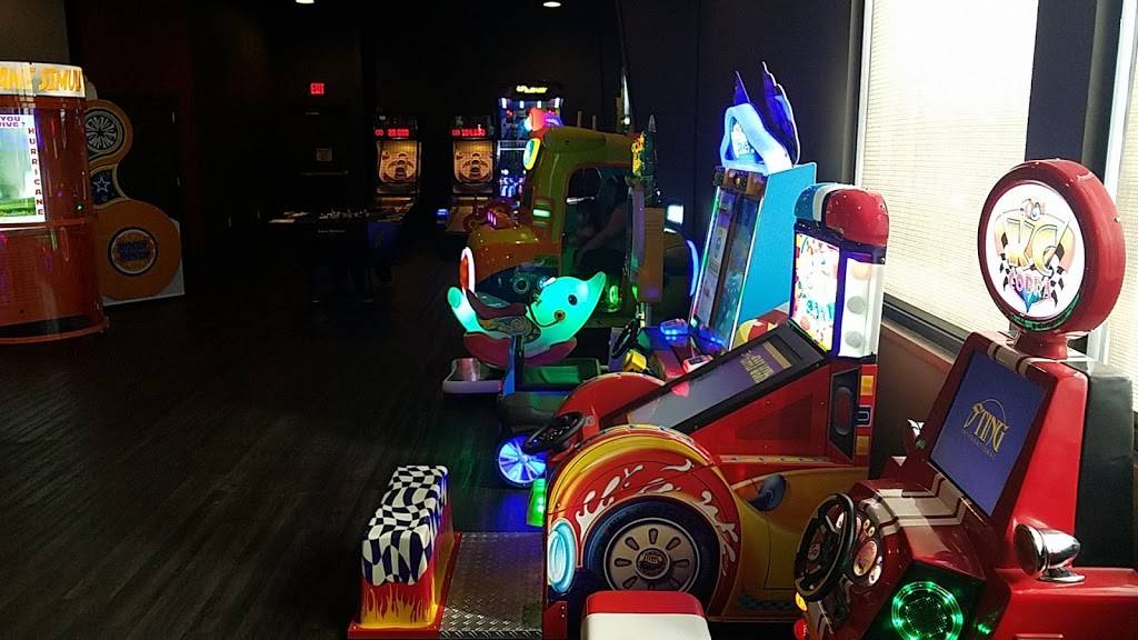 Bostons Restaurant & Sports Bar | restaurant | 804 N, Cacheris Ct, Casa Grande, AZ 85122, USA | 5202515196 OR +1 520-251-5196