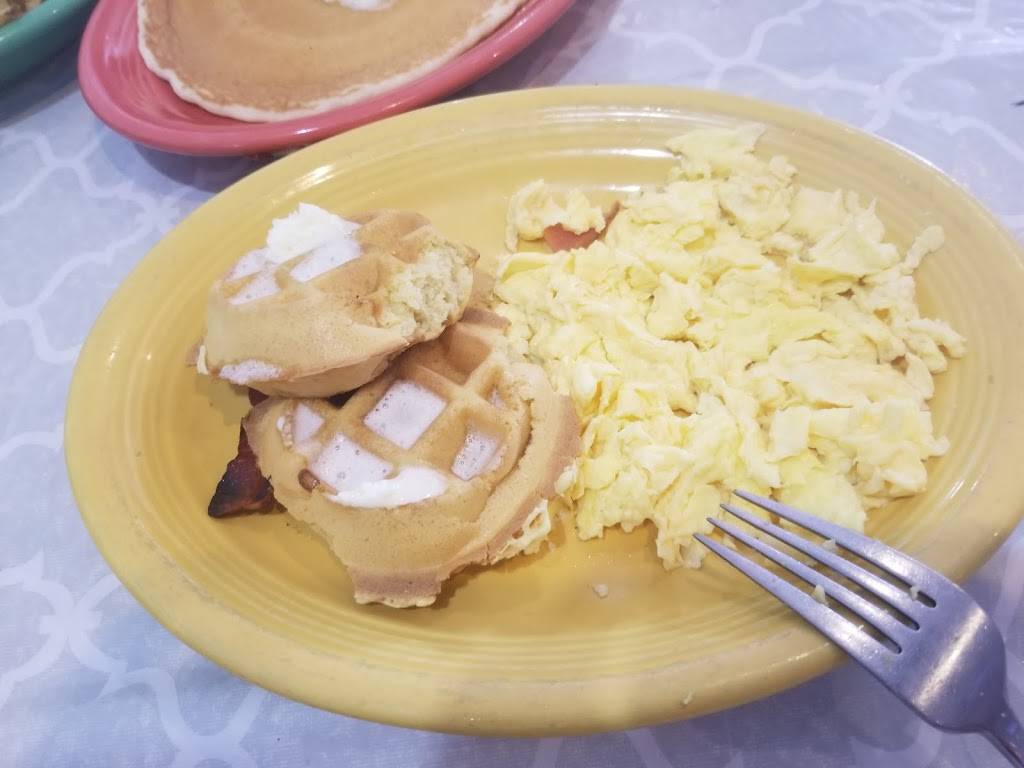 Candys Kitchen | restaurant | 13216 N 7th St, Phoenix, AZ 85022, USA | 6023689897 OR +1 602-368-9897