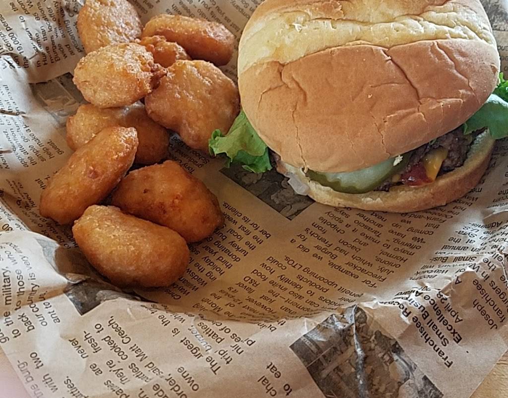 Wayback Burgers | restaurant | 71 Newtown Rd, Danbury, CT 06810, USA | 2039173987 OR +1 203-917-3987