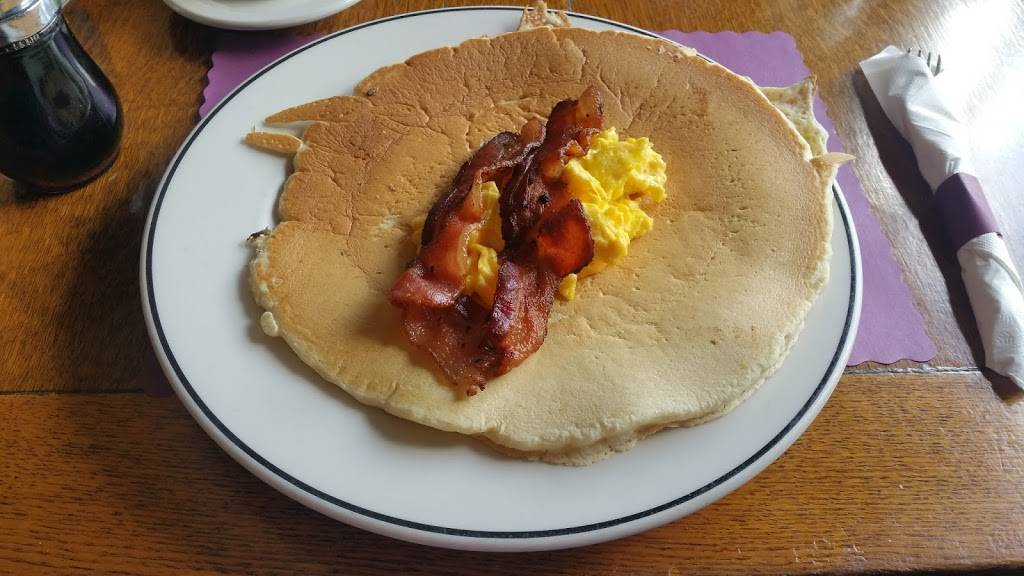 Clifton Mill | restaurant | 75 Water St, Clifton, OH 45316, USA | 9377675501 OR +1 937-767-5501