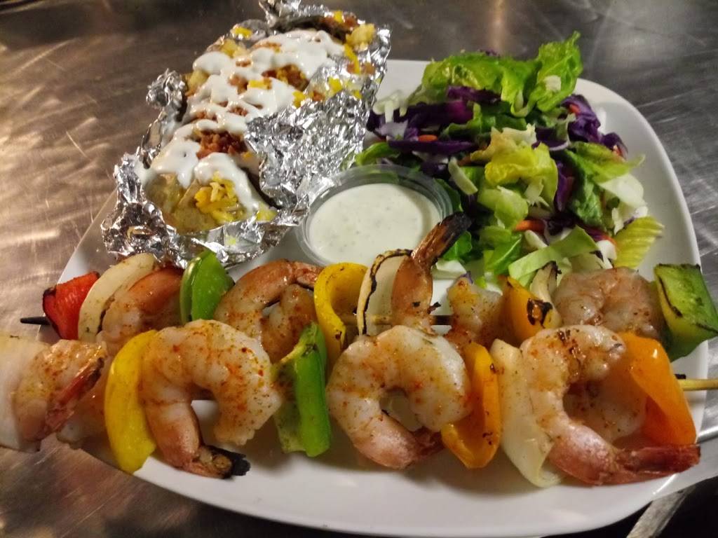 The Locals Bar & Grill | restaurant | 42876 Rd 80, Dinuba, CA 93618, USA | 5593058542 OR +1 559-305-8542