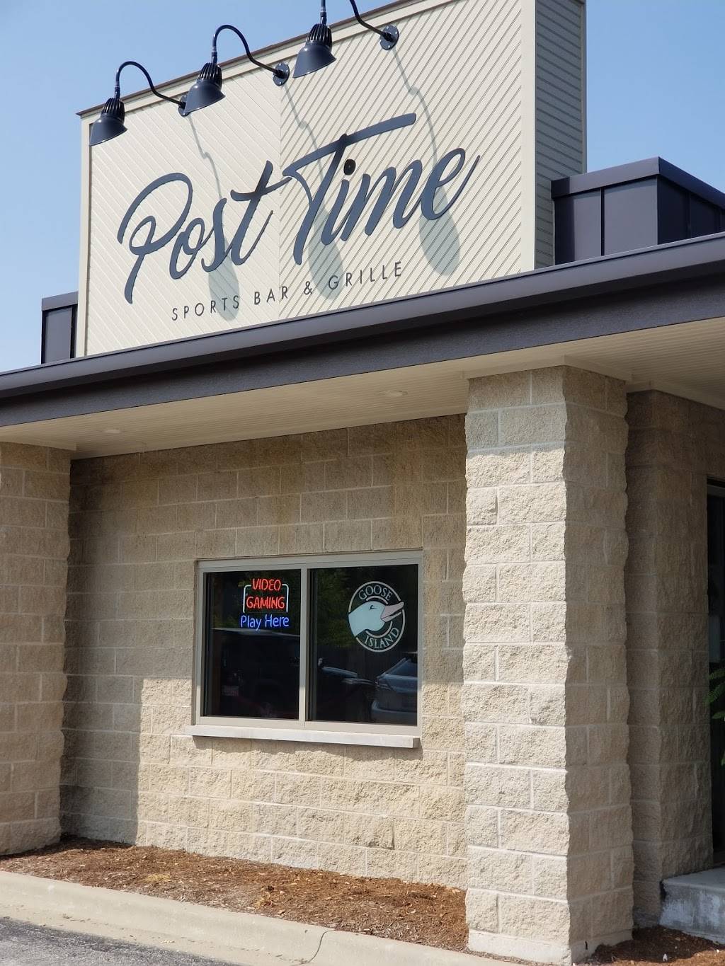Post Time Sports Bar & Grille | restaurant | 13860 Rockland Rd, Libertyville, IL 60048, USA | 8473677170 OR +1 847-367-7170