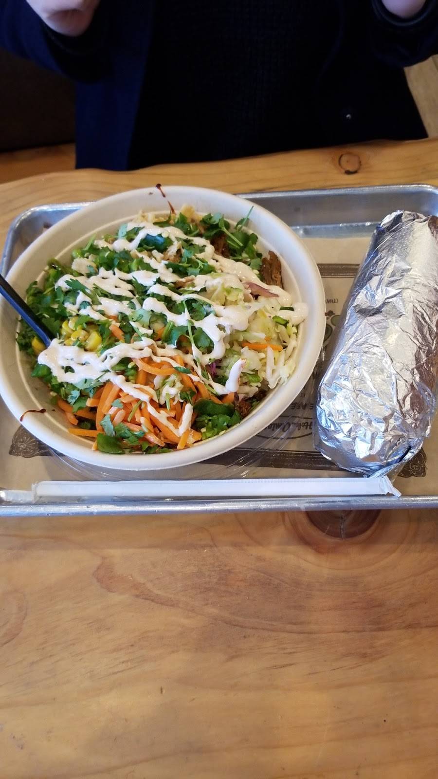 Mucho Burrito Fresh Mexican Grill | restaurant | 18267 Yonge St, East Gwillimbury, ON L9N 0A2, Canada | 9052357544 OR +1 905-235-7544