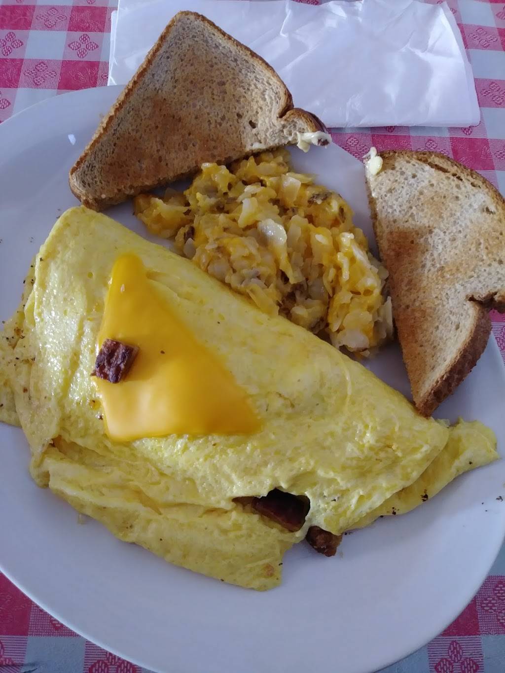 Dutchesss Hometown Diner | restaurant | 3741 Pittsburgh Rd, Perryopolis, PA 15473, USA | 7247362100 OR +1 724-736-2100