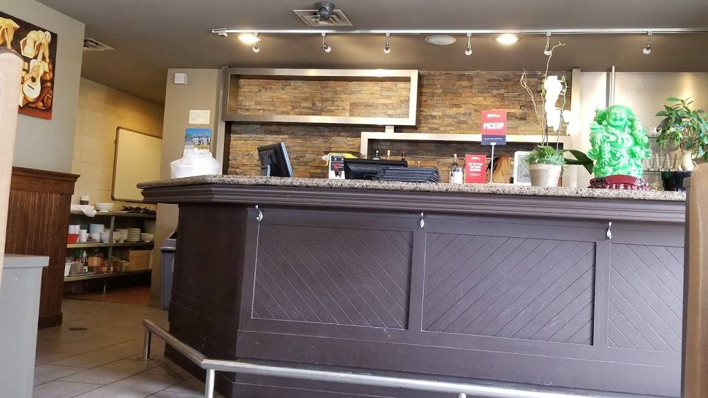 Lé Vu Authentic Vietnamese | restaurant | 1580 Dundas St E, Mississauga, ON L4X 1L4, Canada | 9052765888 OR +1 905-276-5888