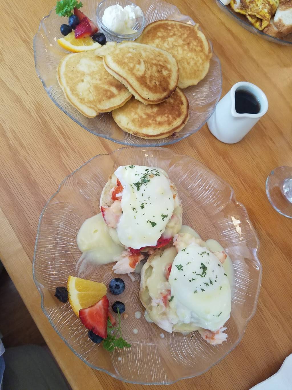 Lighthouse Inn & Restaurant | restaurant | 12 Main St, Seal Harbor, ME 04675, USA | 2072763958 OR +1 207-276-3958