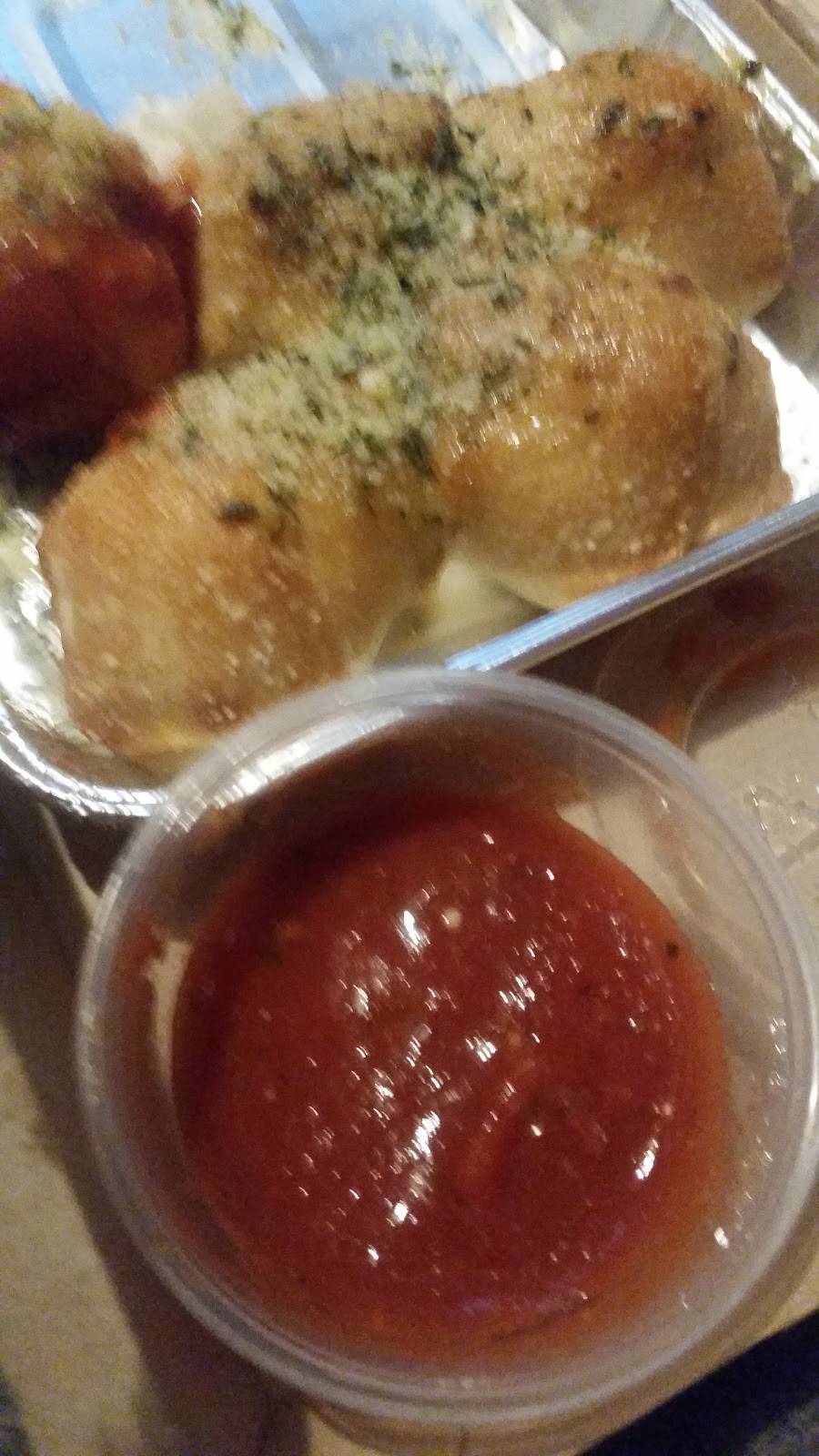 Pizza Hut | meal delivery | 2662 Cornhusker Hwy Ste 2B, Lincoln, NE 68521, USA | 4024644600 OR +1 402-464-4600