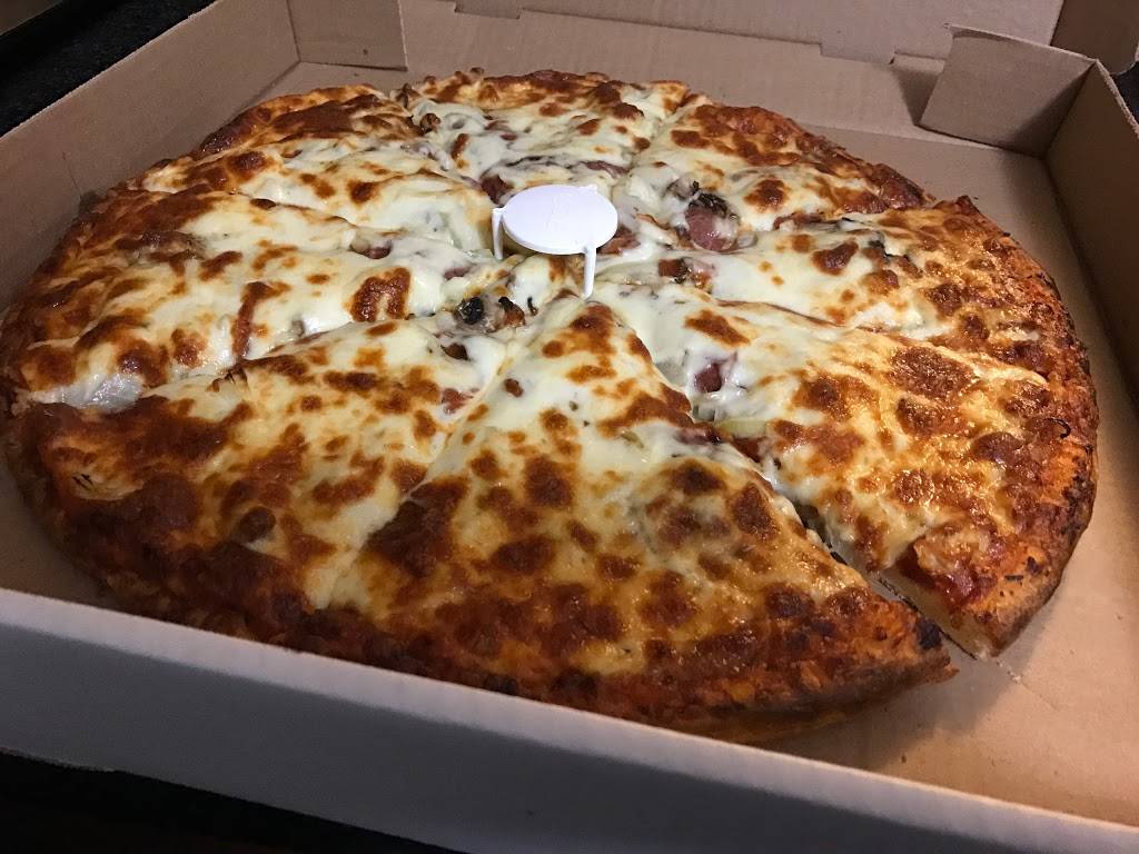 Moes Famous Pizza | meal delivery | 102 McEwen Ave, Ottawa, ON K2B 5K7, Canada | 6137260726 OR +1 613-726-0726