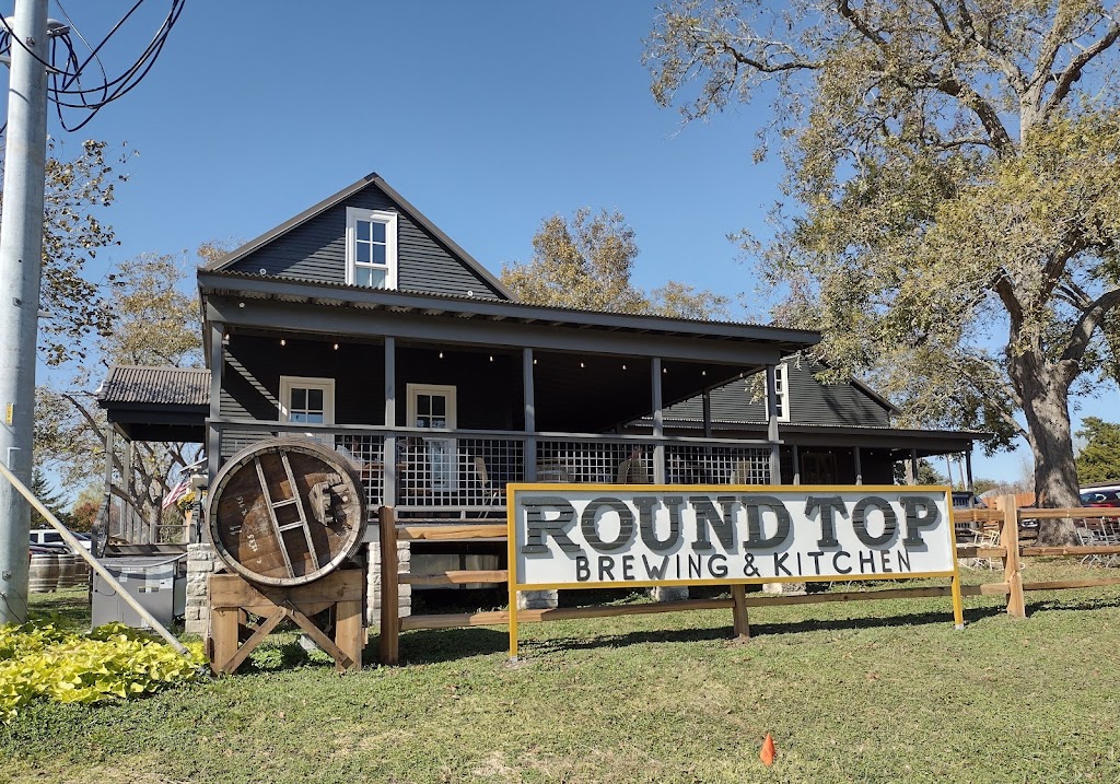 Round Top Brewing & Kitchen | restaurant | 101 W Austin St, Round Top, TX 78954, USA | 5122948641 OR +1 512-294-8641