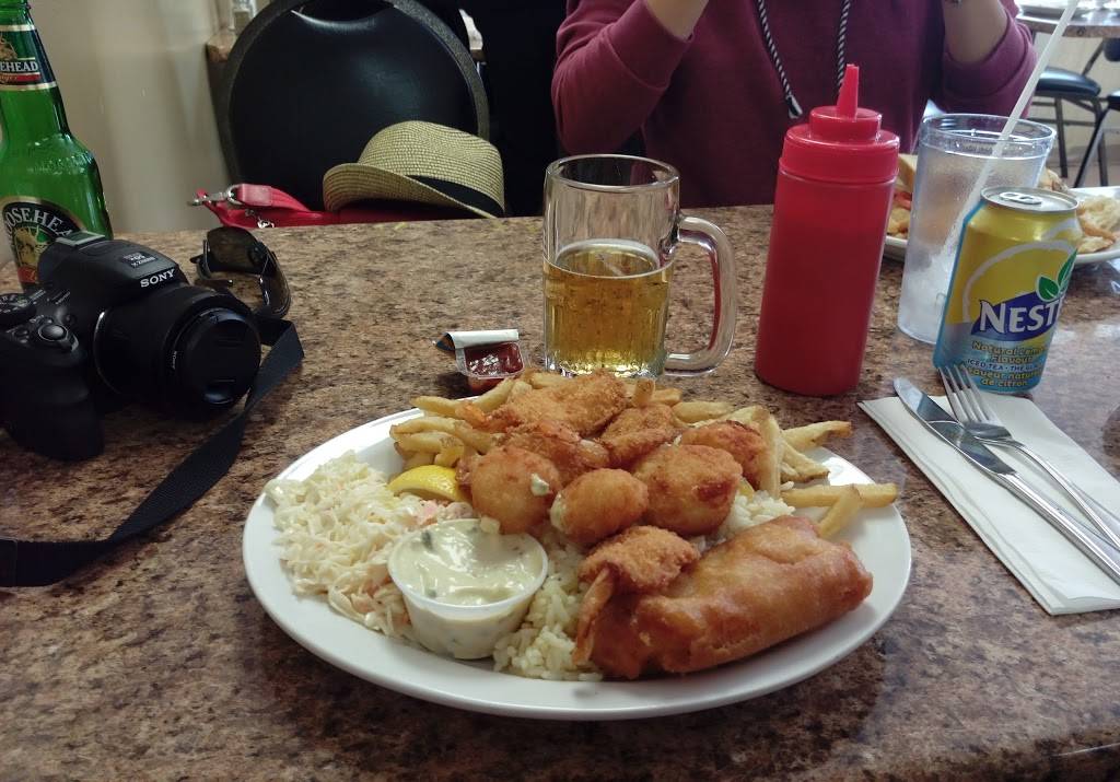 Rallis Burger Family Restaurant | restaurant | 888 Ward St, Bridgenorth, ON K0L 1H0, Canada | 7052927222 OR +1 705-292-7222