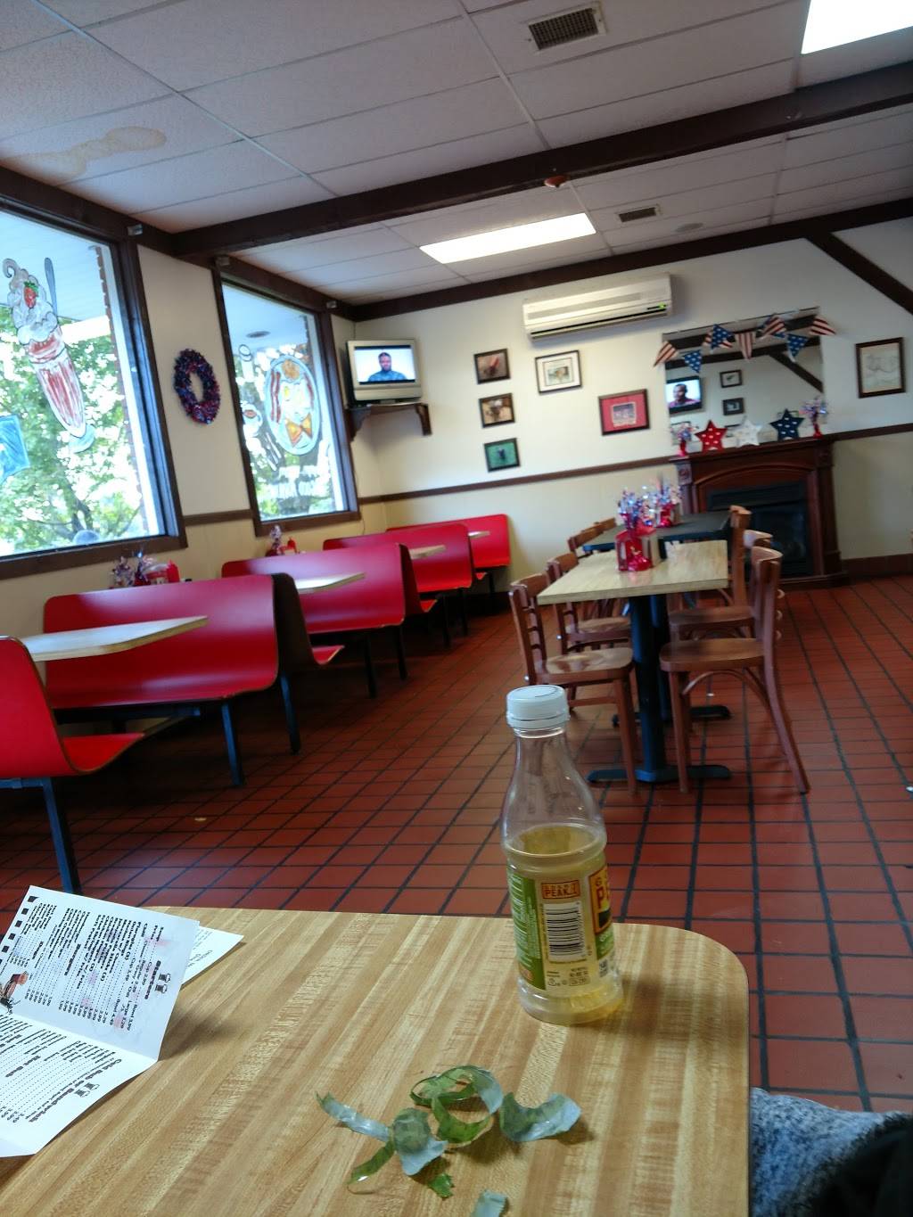 Skipper Dippers Dairy Bar & Grill | restaurant | 691 Claremont Ave, Tamaqua, PA 18252, USA | 5706682515 OR +1 570-668-2515