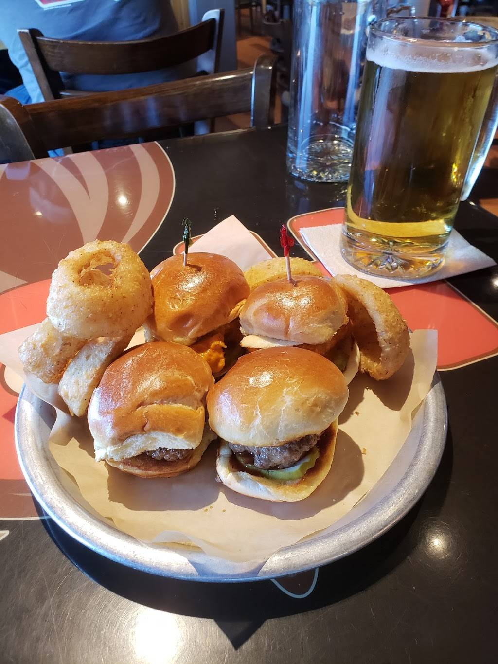 Hooters | restaurant | 771 E 81st Pl, Merrillville, IN 46410, USA | 2197949464 OR +1 219-794-9464