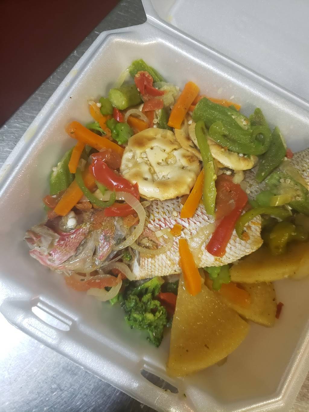 Love Birds Jerk Spot | restaurant | 6311 Silver Star Rd #20, Orlando, FL 32818, USA | 3212475214 OR +1 321-247-5214