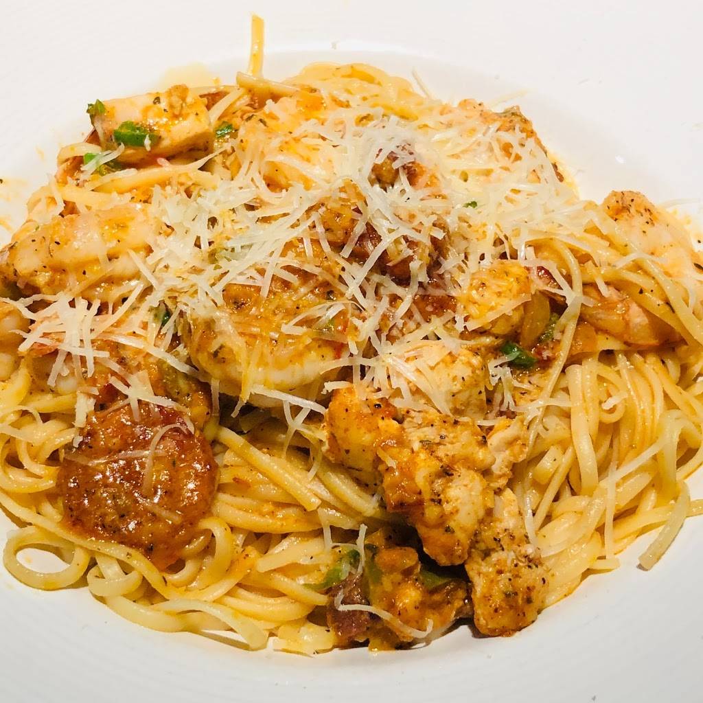 California Pizza Kitchen at Kailua Town Center | restaurant | Town Center, 609 Kailua Rd Spc. 110 & 111, Kailua, HI 96734, USA | 8082632480 OR +1 808-263-2480