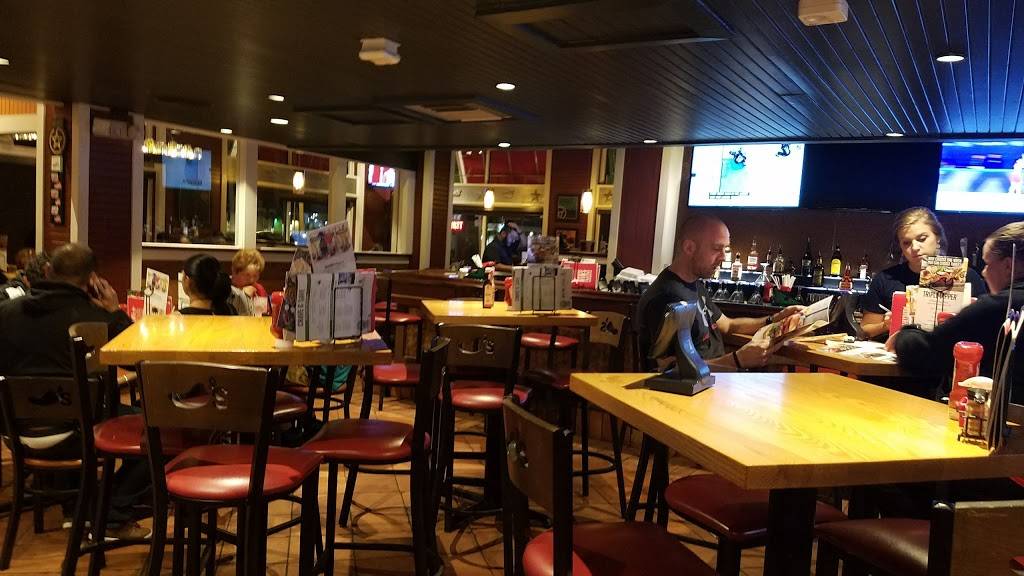 Chilis Grill & Bar | meal takeaway | 2794 E Fowler Ave, Tampa, FL 33612, USA | 8139721134 OR +1 813-972-1134