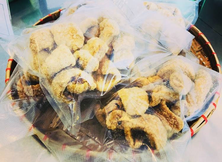 Carolinas Cuisina | restaurant | 323 Burnhamthorpe Rd, Etobicoke, ON M9B 2A2, Canada | 4162394800 OR +1 416-239-4800