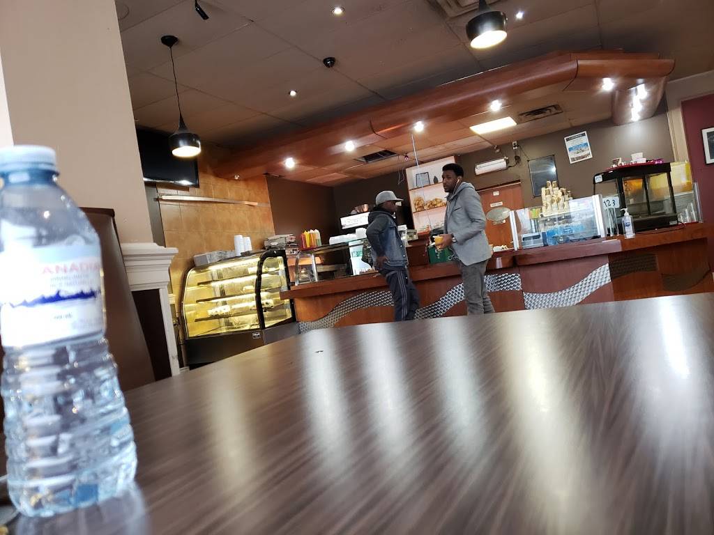 Salaama Hut | restaurant | 1987 Kipling Ave, Etobicoke, ON M9W 4J4, Canada | 4167447413 OR +1 416-744-7413