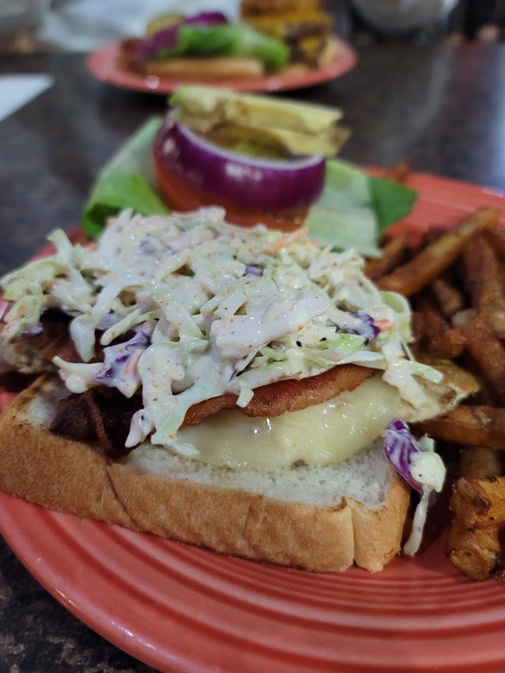 333 Restaurant & Saloon | restaurant | 333 Rio Concho Dr, San Angelo, TX 76903, USA | 3256534500 OR +1 325-653-4500