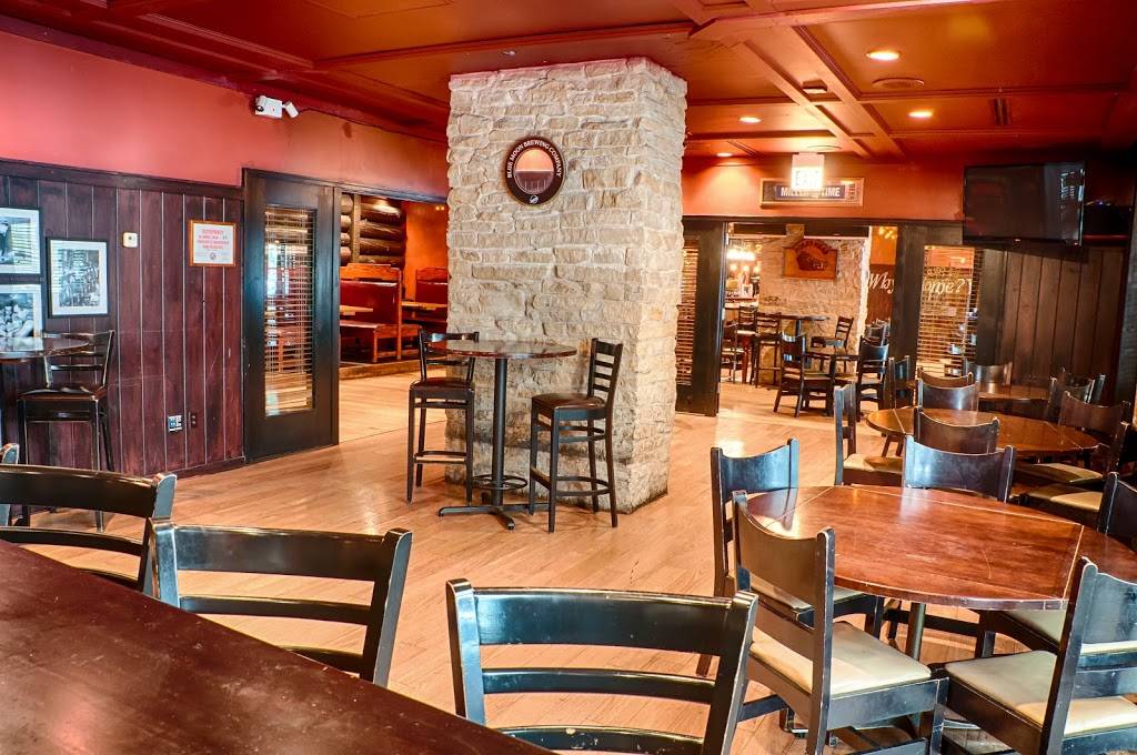 Jake Melnicks Corner Tap | restaurant | 41 E Superior St, Chicago, IL 60611, USA | 3122660400 OR +1 312-266-0400