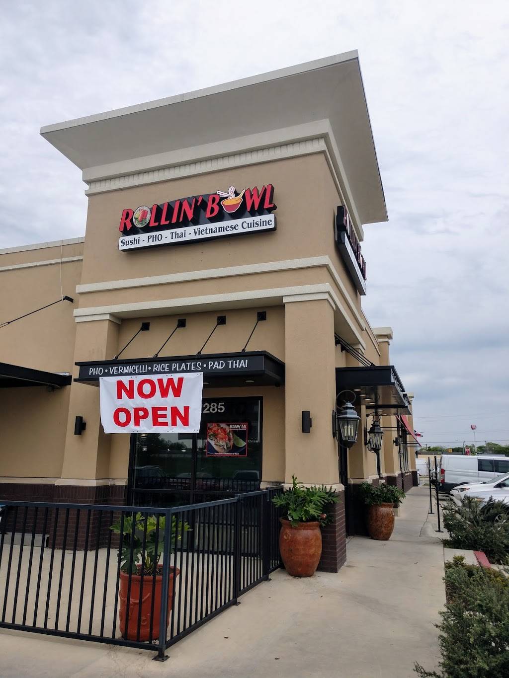 Rollin Bowl | restaurant | 1285, I-35, San Marcos, TX 78666, USA | 5126677555 OR +1 512-667-7555