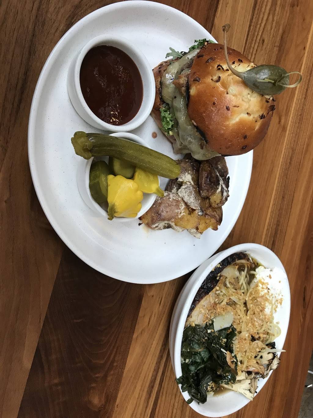 Nolo | restaurant | 687 State St, New Haven, CT 06511, USA | 2038917704 OR +1 203-891-7704