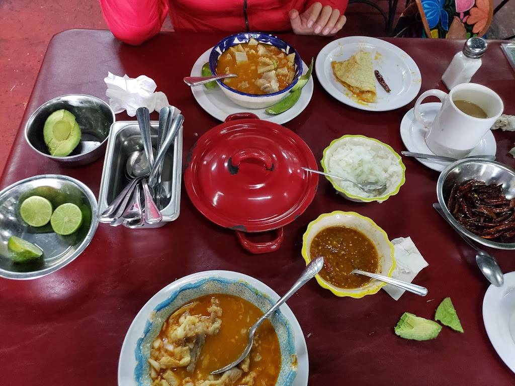 Menudería Guadalajara OTAY | restaurant | Lázaro Cárdenas 2632, Maestros Universitarios, 22457 Tijuana, B.C., Mexico | 016642109850 OR +52 664 210 9850