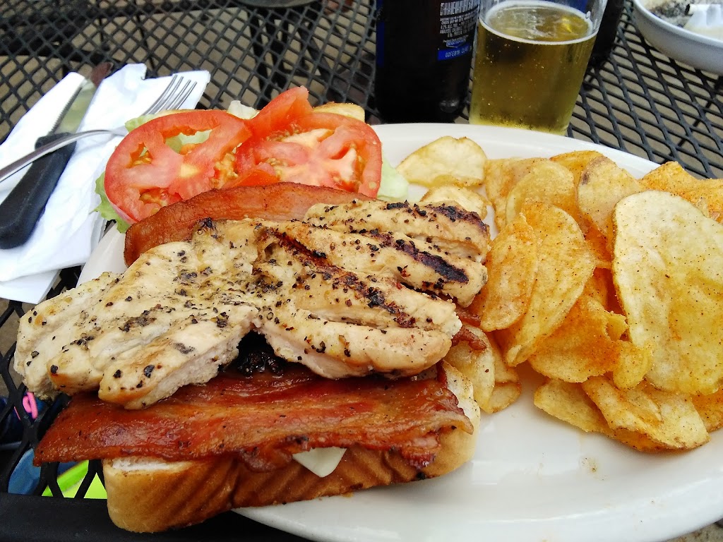 Gabbys Bar & Grill | restaurant | 214 W Main St, Ava, IL 62907, USA | 6184263000 OR +1 618-426-3000