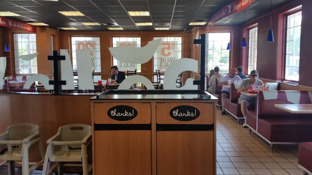 KFC | restaurant | 1560 W 117th St, Lakewood, OH 44107, USA | 2162285350 OR +1 216-228-5350