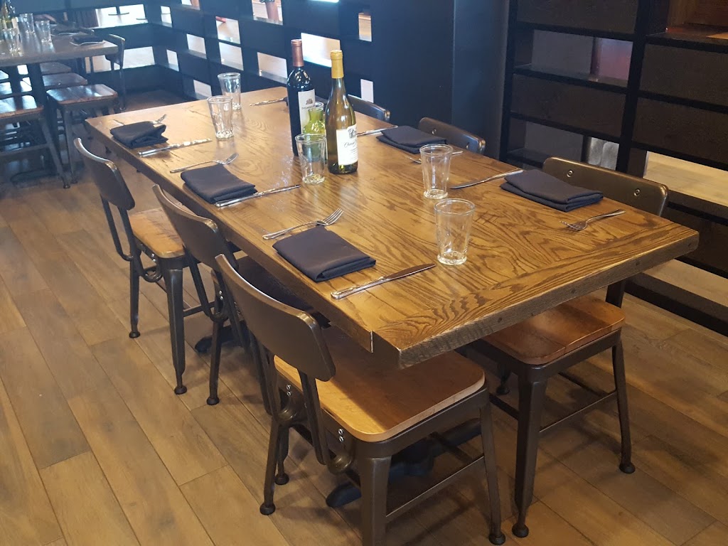 Barnwood | restaurant | 150 Tom Hall Pkwy, LaGrange, GA 30240, USA | 8444739653 OR +1 844-473-9653