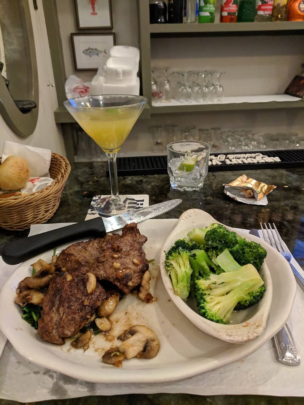 Blue Point | restaurant | 6 Dayton St, Acushnet, MA 02743, USA | 5089959600 OR +1 508-995-9600