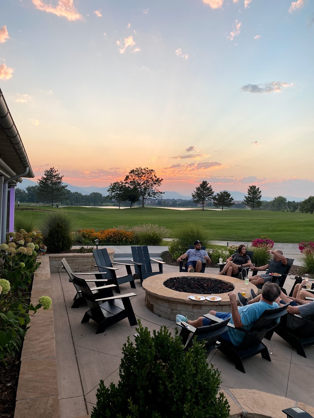 The Farmhouse Grill at Raccoon Creek | restaurant | 7301 W Bowles Ave, Littleton, CO 80123, USA | 7202878200 OR +1 720-287-8200