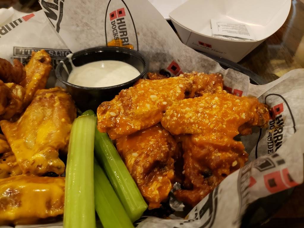 Hurricane Grill & Wings | meal takeaway | 1500 Gateway Blvd Suite 110, Boynton Beach, FL 33436, USA | 5618774562 OR +1 561-877-4562