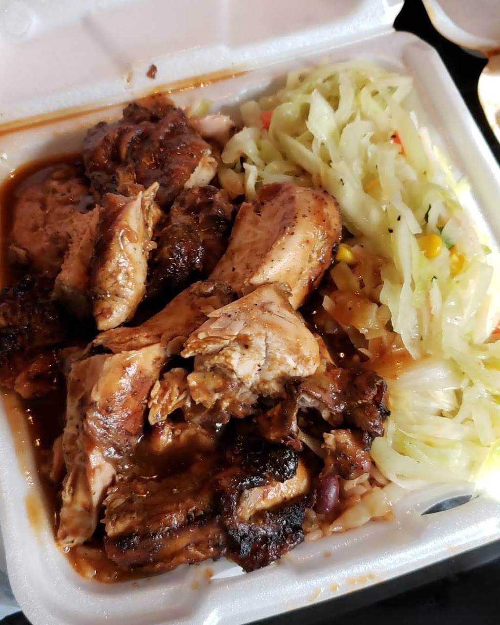 Jamaican Cafe On Wheels | restaurant | 2518 E Main St, Richmond, VA 23223, USA | 8043229766 OR +1 804-322-9766