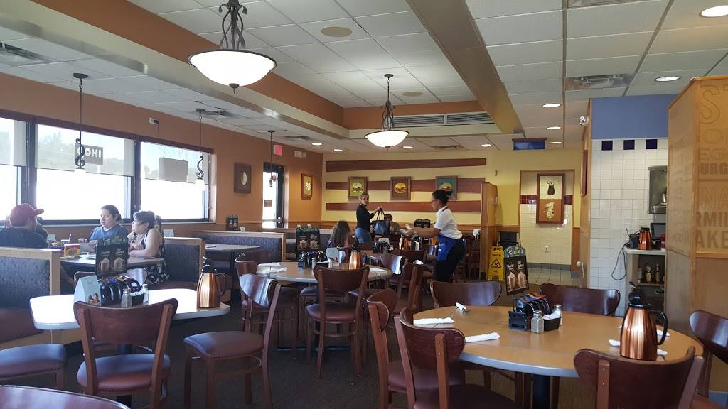 IHOP | restaurant | 7450 NW 186th St, Miami Gardens, FL 33015, USA | 3058259966 OR +1 305-825-9966