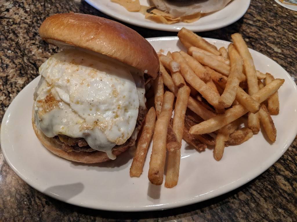 BJs Restaurant & Brewhouse | restaurant | 5613 Paseo Del Norte, Carlsbad, CA 92008, USA | 7605794440 OR +1 760-579-4440