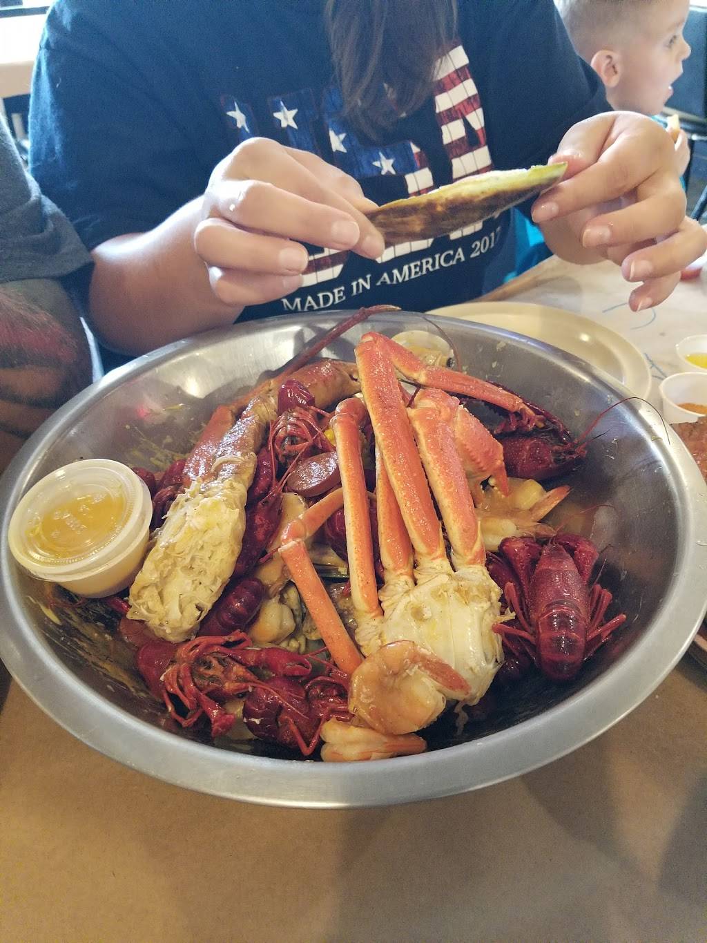 Crazy Cajun Seafood & Sports | restaurant | 9630 Jones Rd, Houston, TX 77065, USA | 2819555586 OR +1 281-955-5586