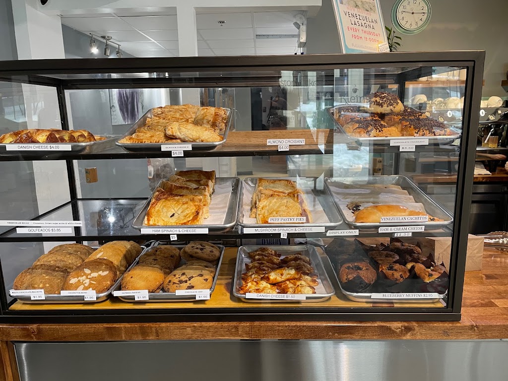 Klein’s Bakery & Cafe | bakery | 426 W Diversey Pkwy, Chicago, IL 60614, USA | 7739048292 OR +1 773-904-8292