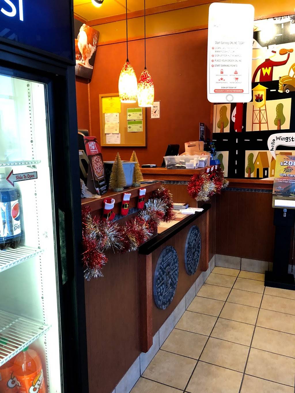 Pizza Hut | restaurant | 300 Fort Evans Rd NE Suite 101, Leesburg, VA 20176, USA | 7037793679 OR +1 703-779-3679