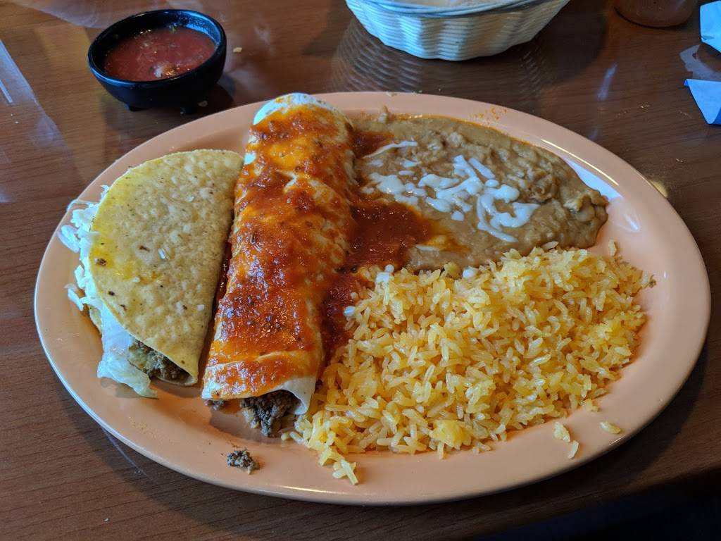 Mi Pueblo Real Bar & Grill | restaurant | 1106 E Baker St #3130, Mt Pleasant, IA 52641, USA | 3193851112 OR +1 319-385-1112