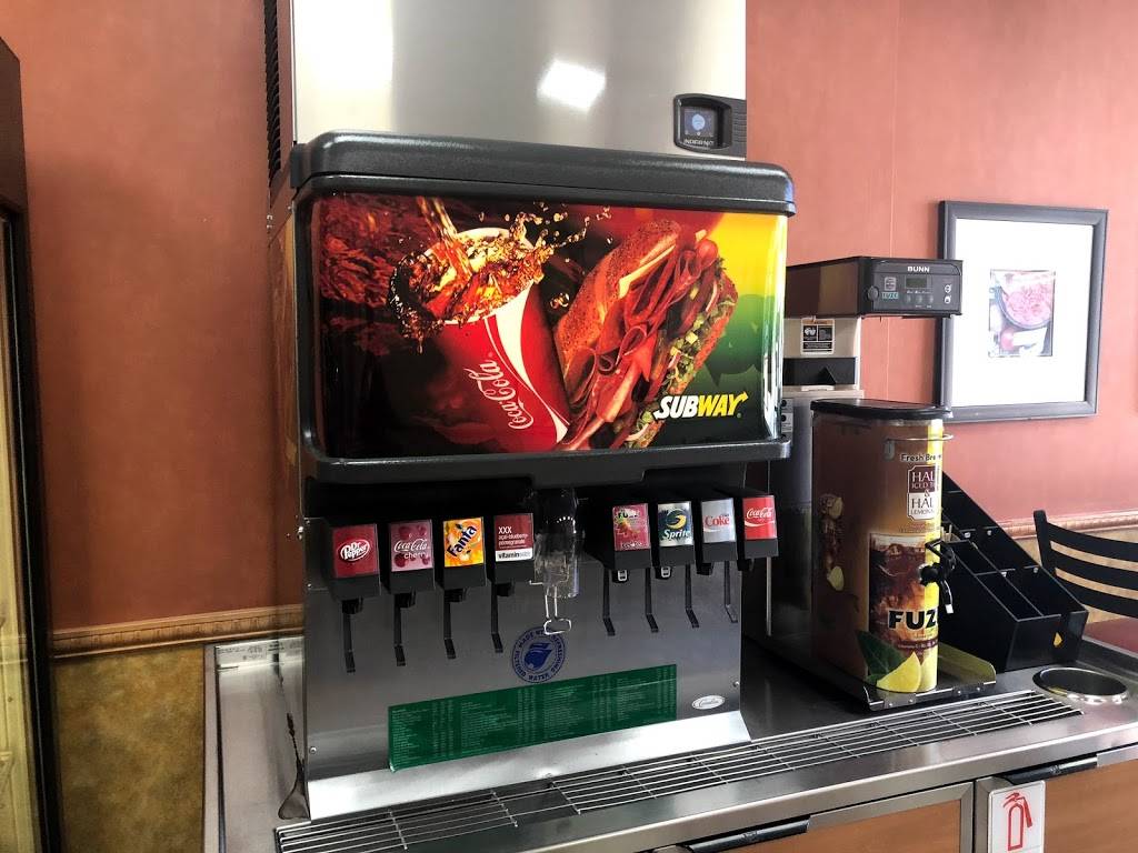 Subway Restaurants | restaurant | 217 Forest Ave, Glen Cove, NY 11542, USA | 5166296846 OR +1 516-629-6846