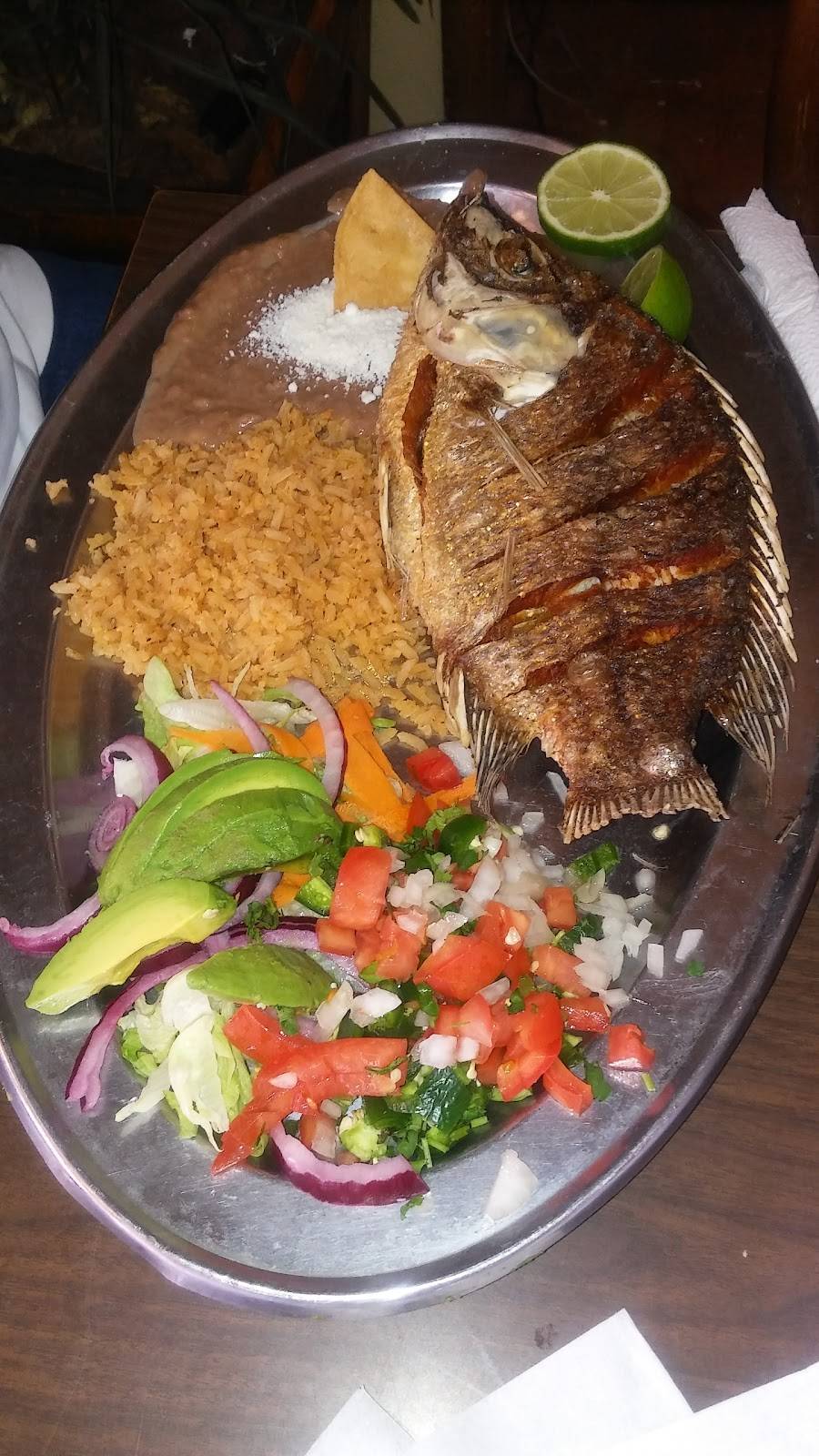 El Marinero | restaurant | 1239 Crows Landing Rd, Modesto, CA 95351, USA | 2095499310 OR +1 209-549-9310