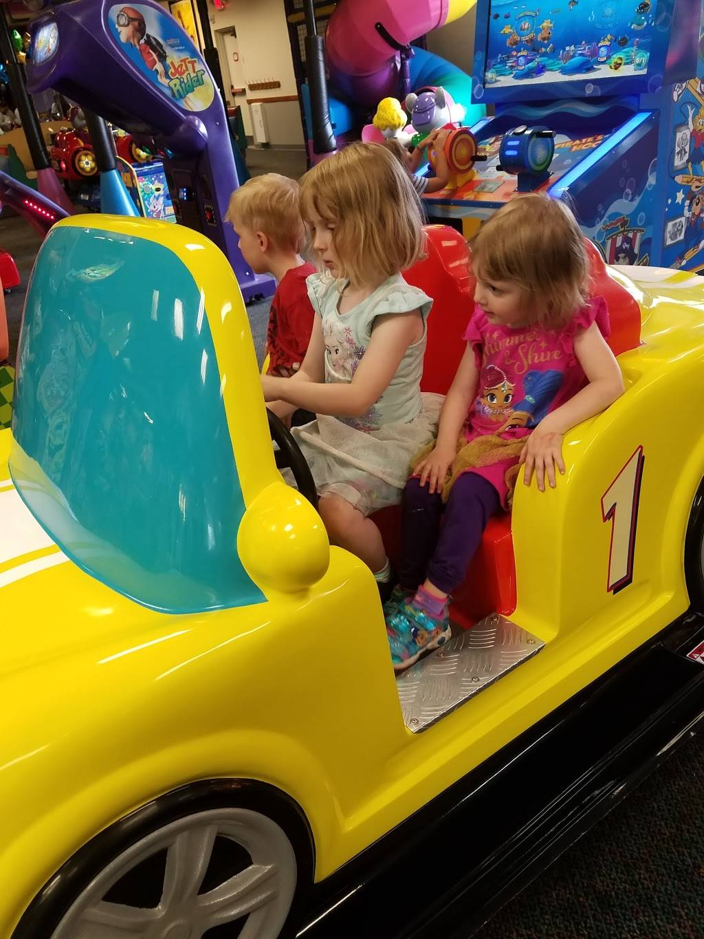 Chuck E. Cheese | restaurant | 438 Grand Canyon Dr, Madison, WI 53719, USA | 6088292000 OR +1 608-829-2000