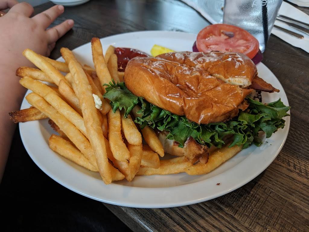 City Line Diner | restaurant | 1420 Main St, Worcester, MA 01603, USA | 7744202992 OR +1 774-420-2992