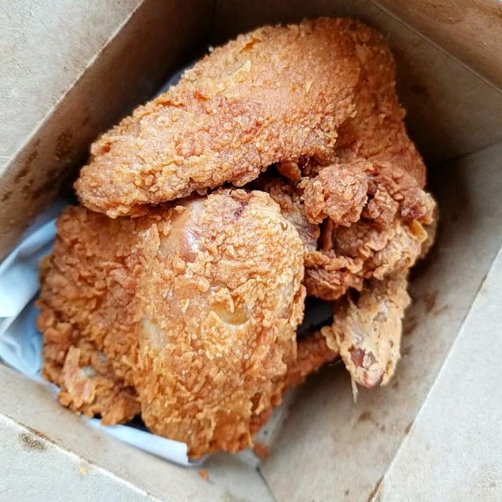 Lloyds Upscale Street Food | restaurant | 3517 N Spaulding Ave, Chicago, IL 60618, USA | 7735586609 OR +1 773-558-6609